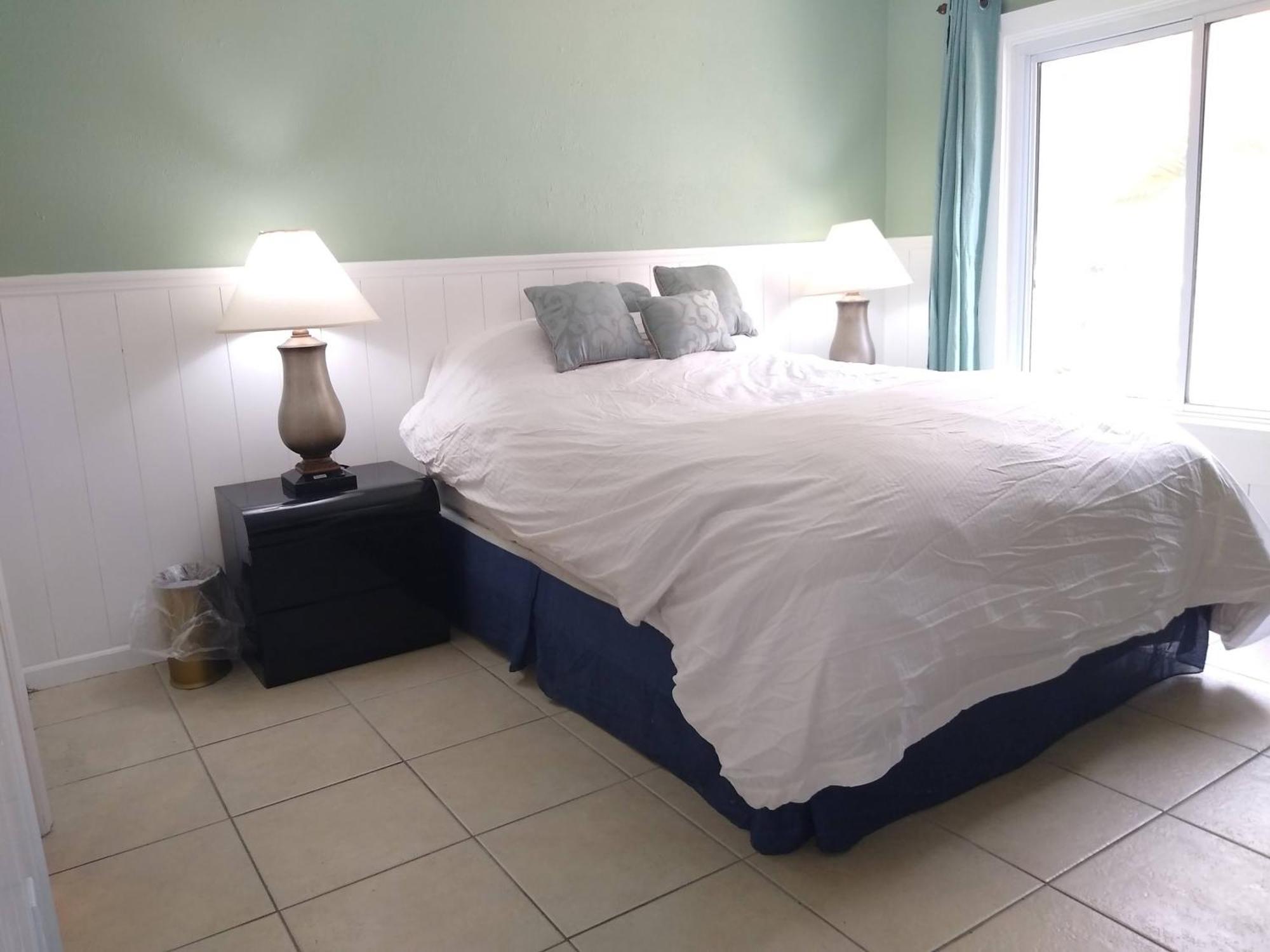 סיינט פיטרסברג Affordable Two Bedroom Tropical Condo - Private Beach, Pools, Hot Tub מראה חיצוני תמונה